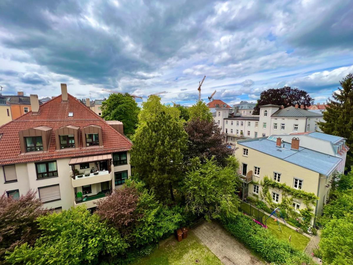 Apartment Skyline By Aux Property Augsburg Bagian luar foto